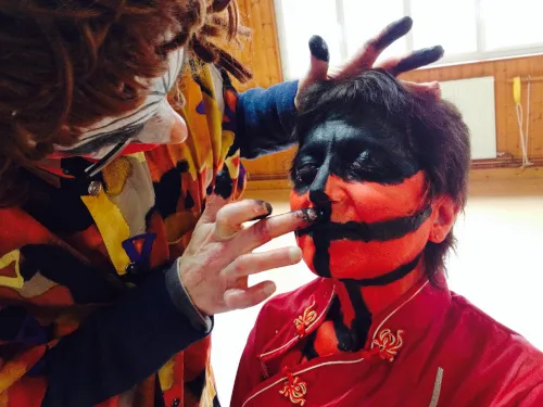 Stage clown gestalt
