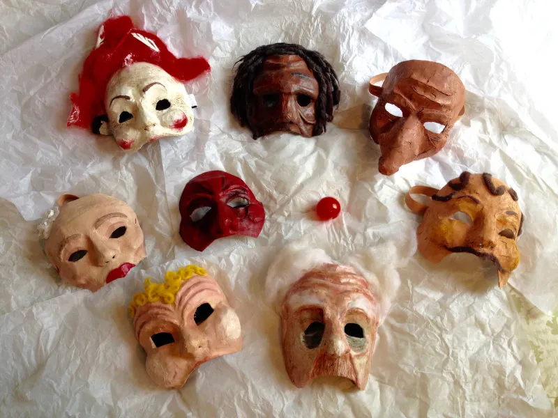 Stage clown gestalt
