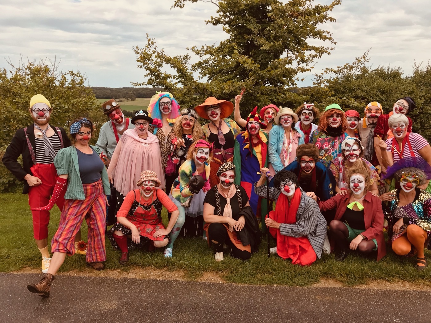 Stage clown gestalt